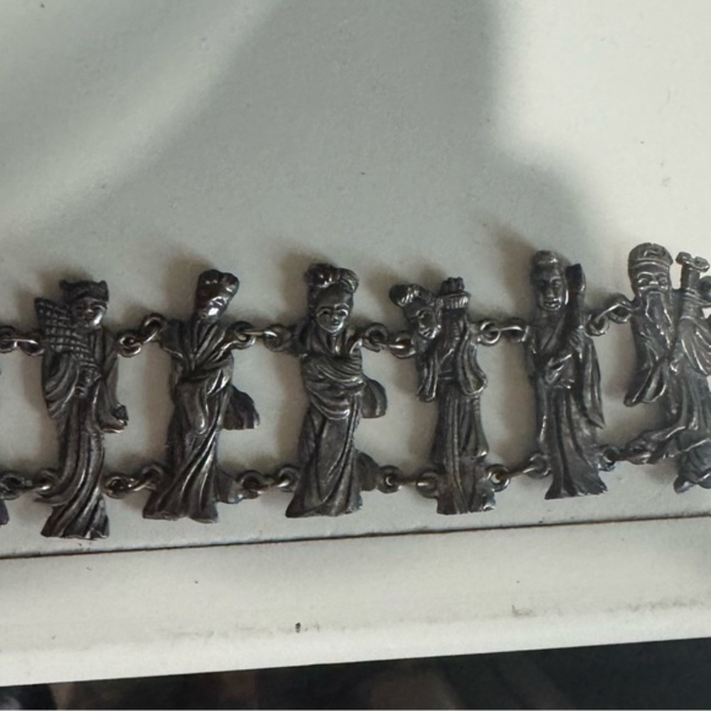 Vintage/antique Asian Silver colored Bracelet with Detailed Figures